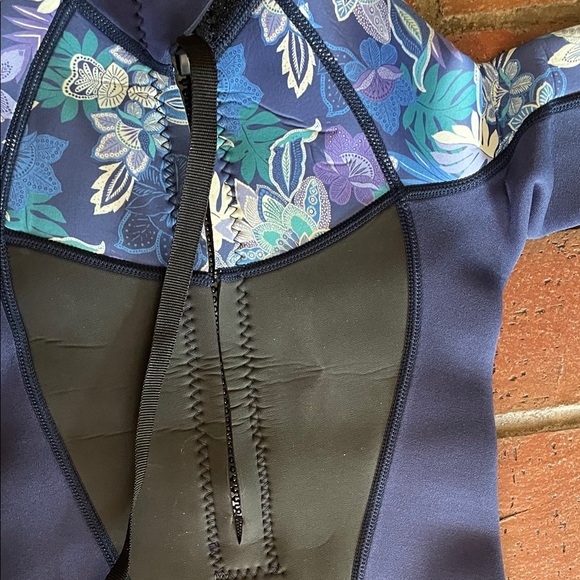 Kids Swim Rashguard - Blue and Black - Picture 4 of 6